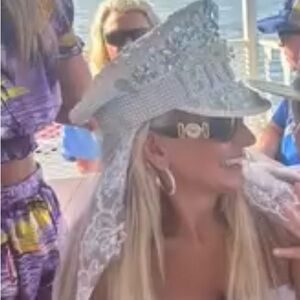 Elegant White Lace Women's Hat